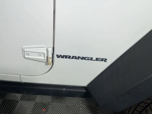 Used 2017 Jeep Wrangler Sport image 11