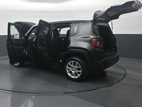 Used 2023 Jeep Renegade Latitude AWD/4WD image 39
