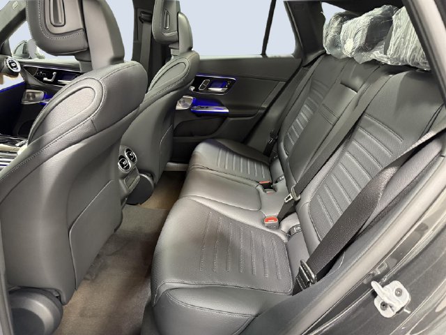 Used 2026 Mercedes-Benz GLC 300 4MATIC image 7