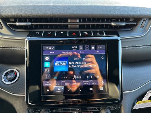 New 2025 Jeep Grand Cherokee image 11