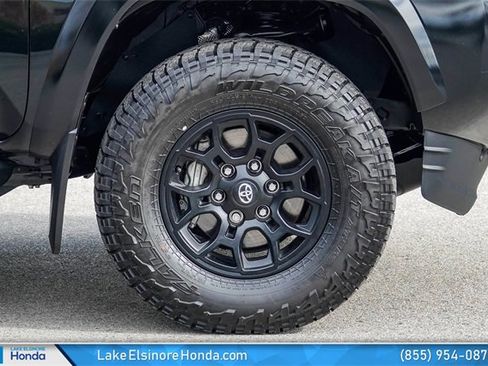 Used 2022 Toyota Tacoma SR5 image 8