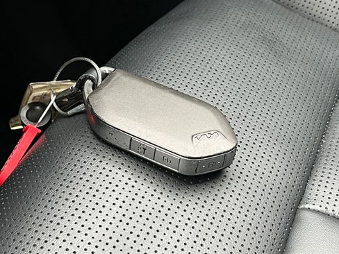 Used 2024 Kia Sorento S image 21