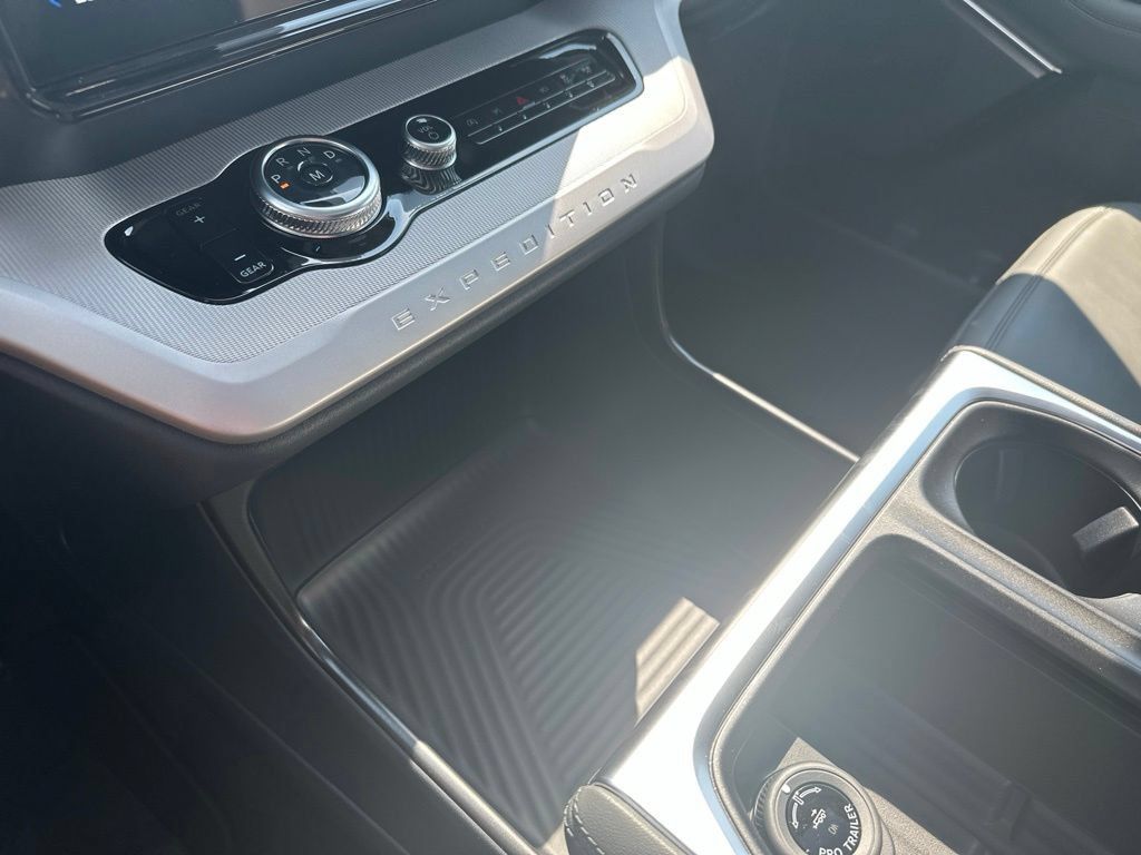 New 2027 Ford Expedition Max Active RWD image 23