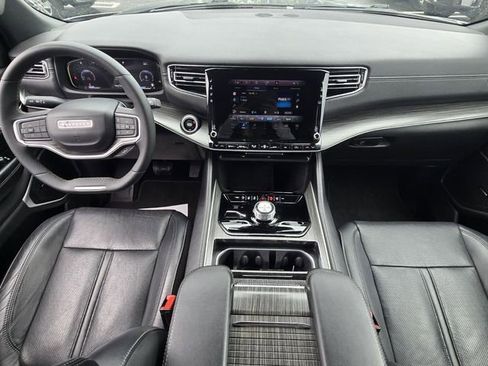 Used 2023 Jeep Wagoneer L Series II image 17