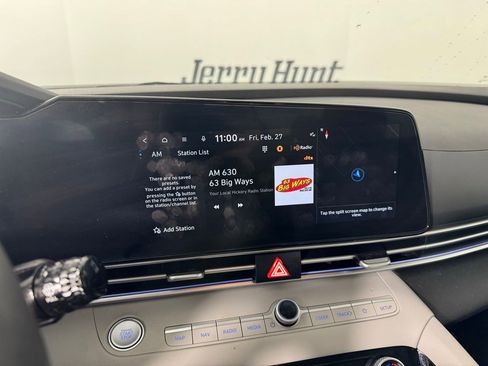 Used 2025 Hyundai Elantra Limited image 14