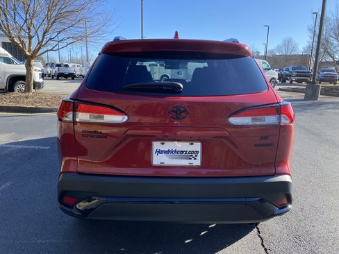 Used 2023 Toyota Corolla Cross SE image 8