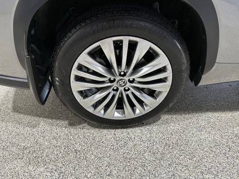 Certified 2026 Toyota Highlander Platinum AWD/4WD image 21