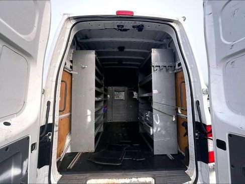 Used 2021 Nissan NV 3500 SV RWD image 20