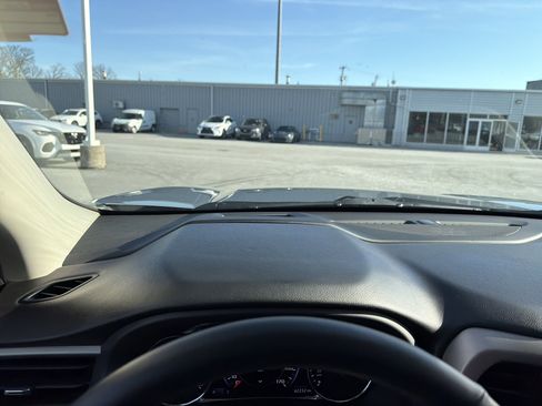 Used 2023 GMC Acadia Denali w/ Denali Technology Package image 58