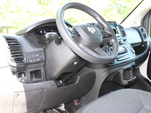 Used 2025 RAM ProMaster 2500 w/ U-Haul Equipment Group FWD image 8