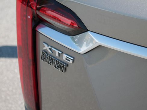 Used 2022 Cadillac XT6 Premium Luxury w/ Technology Package FWD image 31