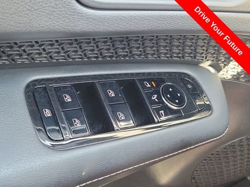 Used 2025 Nissan Ariya FWD image 16