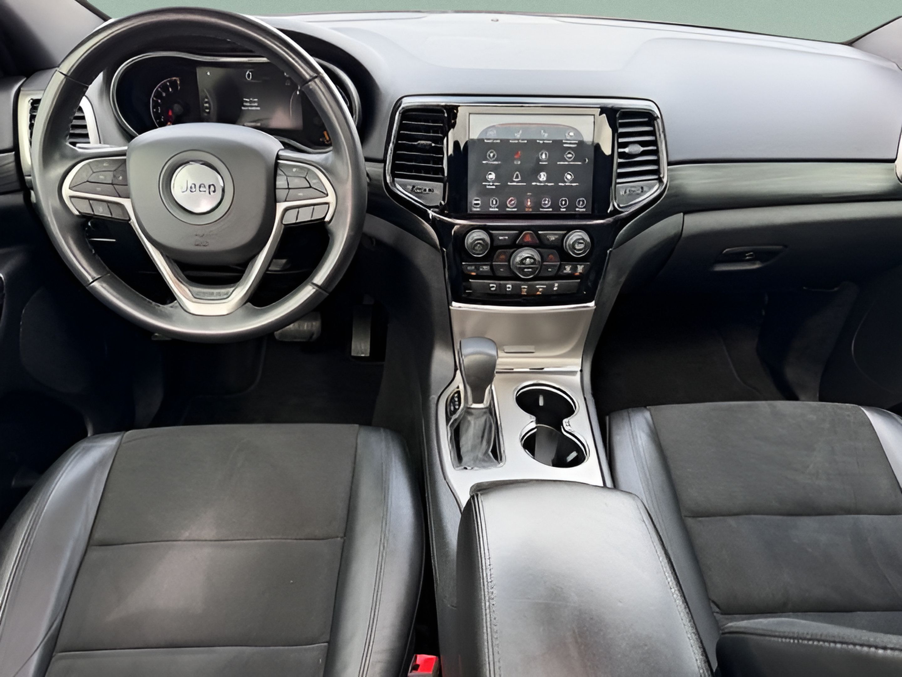 Used 2019 Jeep Grand Cherokee Altitude AWD/4WD image 10