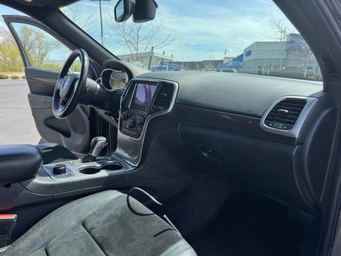 Used 2018 Jeep Grand Cherokee Laredo AWD/4WD image 17