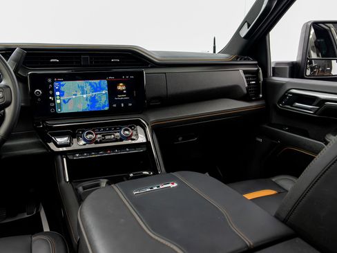 Used 2025 GMC Sierra 2500 AT4 w/ AT4 Premium Plus Package image 42