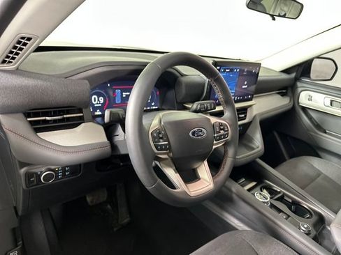 Used 2025 Ford Explorer Active image 13