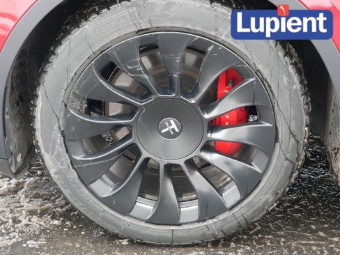 Used 2020 Tesla Model Y Long Range image 12