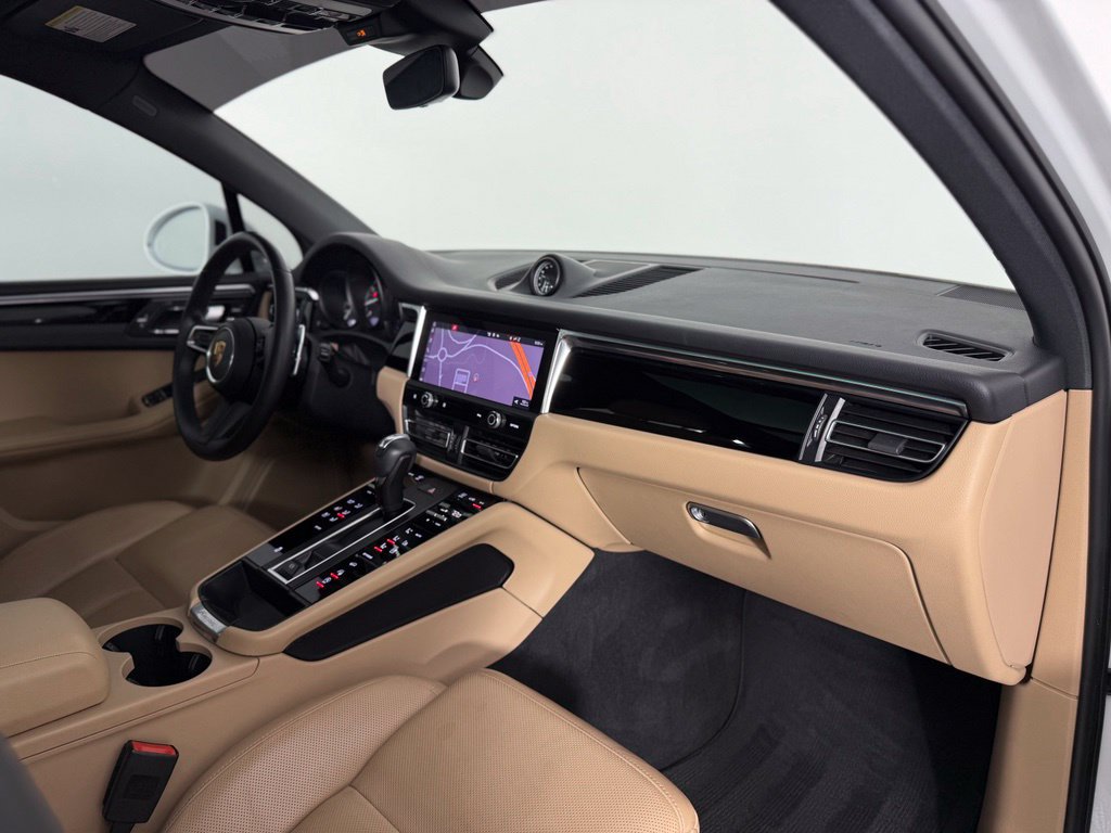 Certified 2023 Porsche Macan Turbo AWD/4WD image 21