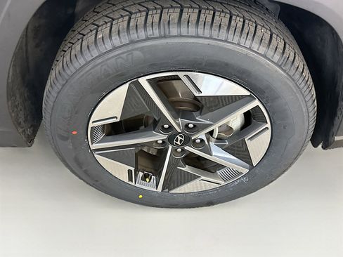 Used 2025 Hyundai Tucson SEL AWD/4WD image 11