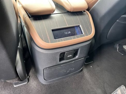 New 2027 Lincoln Navigator L Black Label AWD/4WD image 25