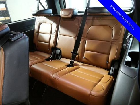 Used 2019 Lincoln Navigator L Reserve AWD/4WD image 16