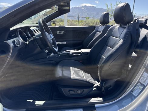 Used 2022 Ford Mustang Premium RWD image 19