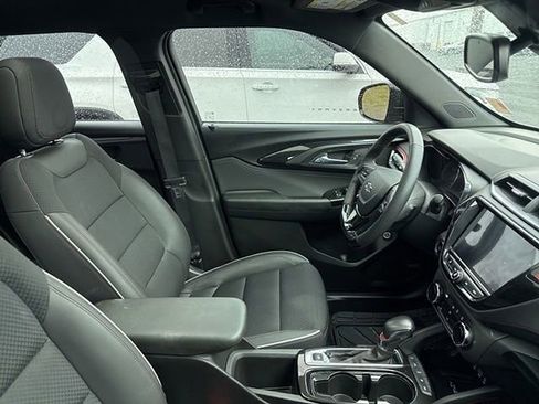 Used 2022 Chevrolet TrailBlazer RS w/ Sun and Liftgate Package AWD/4WD image 8