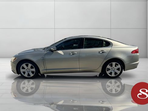 Used 2011 Jaguar XF image 4