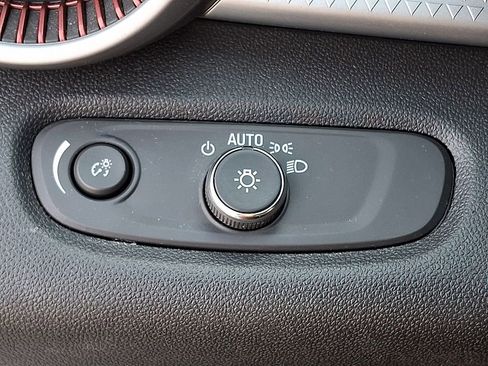 Used 2024 Chevrolet Trax RS w/ Driver Confidence Package image 25