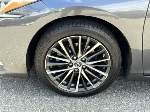 Used 2023 Lexus ES 350 w/ Premium Package image 11