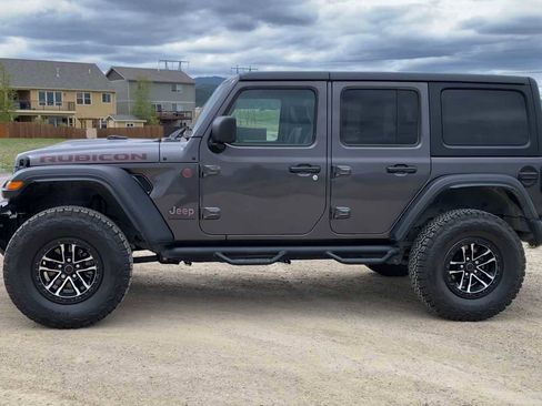 Used 2025 Jeep Wrangler Unlimited Rubicon w/ XTREMEE 35" Tire Package AWD/4WD image 5