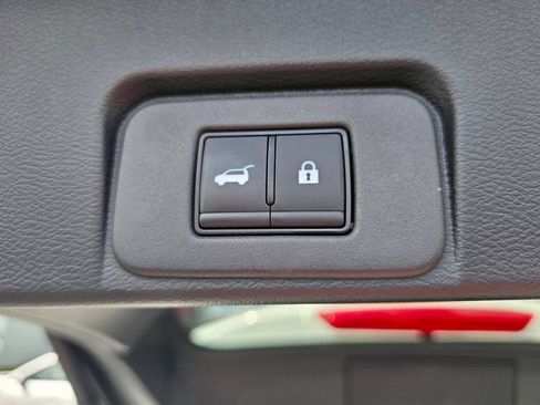 Used 2025 Nissan Rogue SL w/ Tech Package FWD image 11