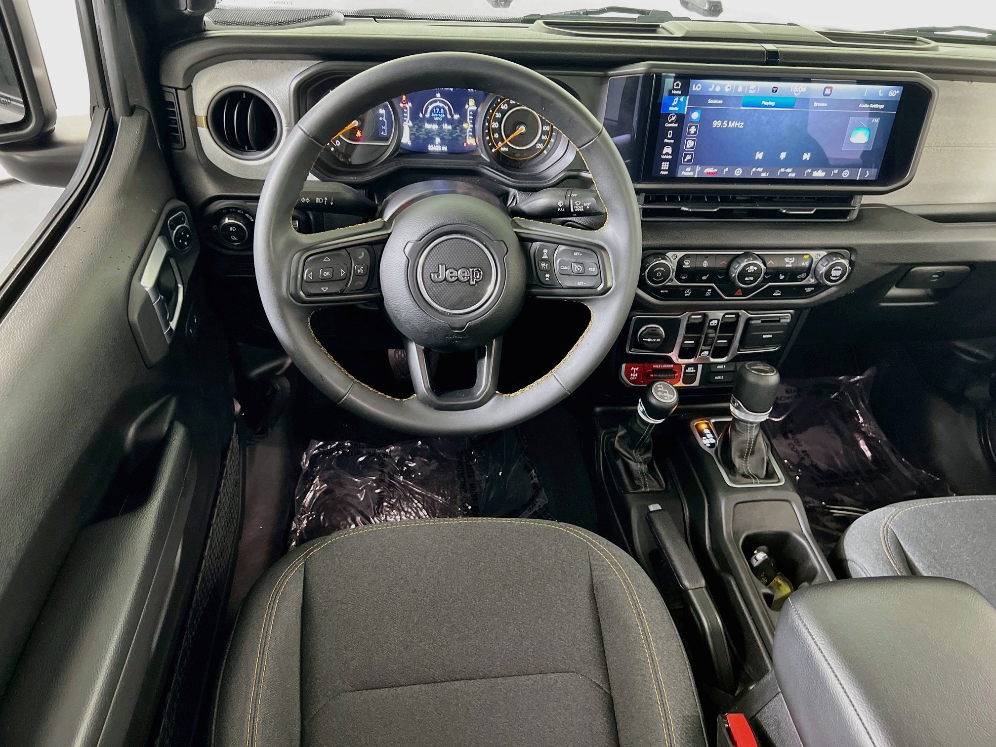 Used 2024 Jeep Gladiator Sport AWD/4WD image 21