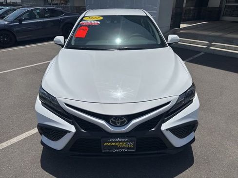 Certified 2022 Toyota Camry SE FWD image 3