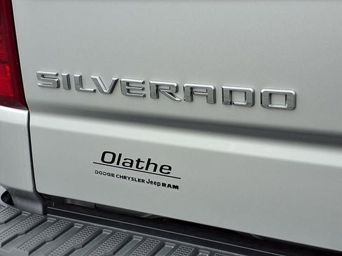 Used 2022 Chevrolet Silverado 1500 LT image 18