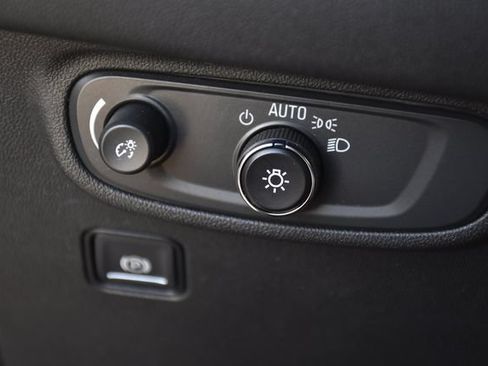 Used 2023 GMC Terrain SLE FWD image 17