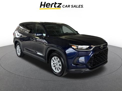 Used 2025 Toyota Grand Highlander LE image 1