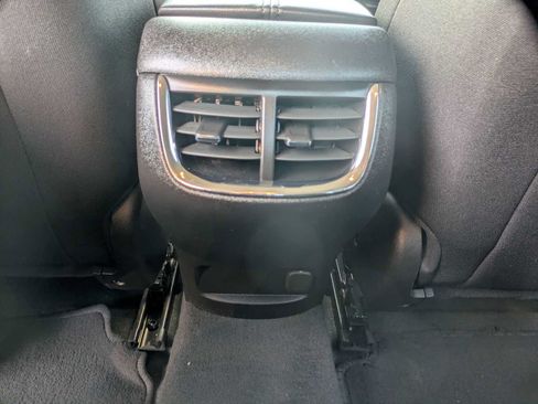 Used 2020 Chevrolet Malibu LT FWD image 17