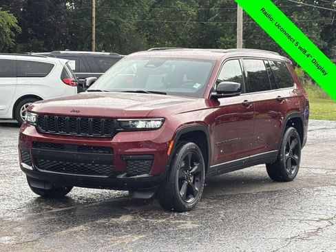 Used 2023 Jeep Grand Cherokee L Laredo AWD/4WD image 31