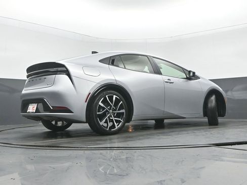 Used 2025 Toyota Prius Plug-In Hybrid image 28