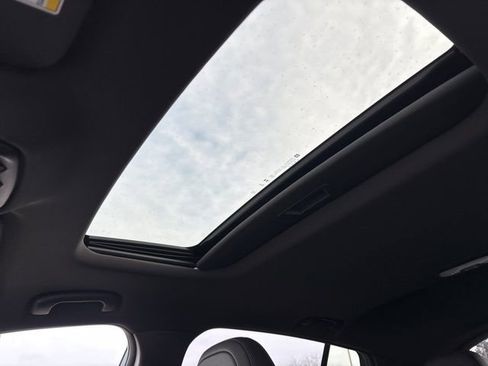 Used 2025 Buick Envista Sport Touring w/ Experience Buick Package image 18