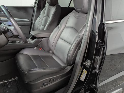 Used 2019 Cadillac XT4 Premium Luxury w/ Cold Weather Package image 17