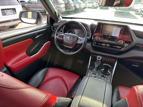Used 2021 Toyota Highlander XSE image 33