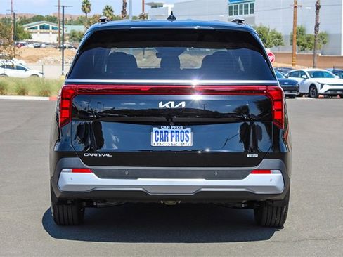 New 2026 Kia Carnival EX image 8