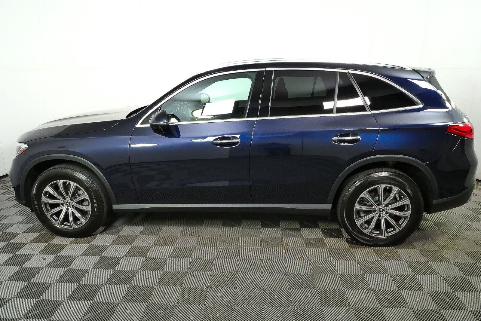 Used 2024 Mercedes-Benz GLC 300 4MATIC image 25