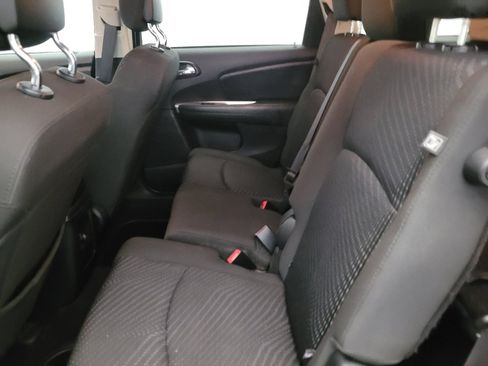 Used 2018 Dodge Journey SXT FWD image 18