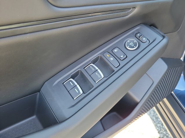 Certified 2023 Honda Accord EX image 9