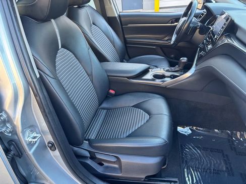 Used 2022 Toyota Camry SE w/ Convenience Package FWD image 34