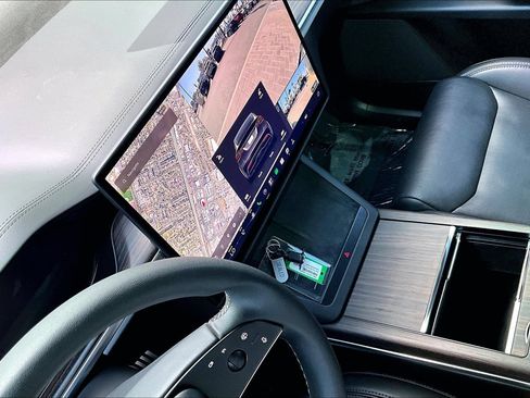 Used 2024 Tesla Model X AWD/4WD image 31