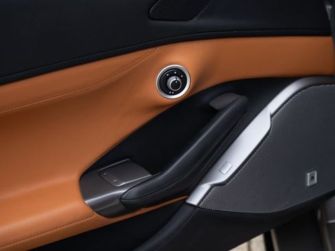 Certified 2019 Ferrari Portofino RWD image 32